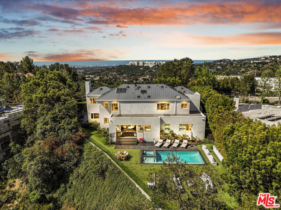 1116 Linda Flora Drive