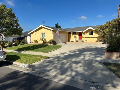 11735 Gayview Dr. La Mirada CA 90638