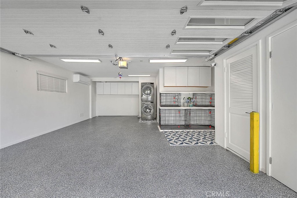 Movie Colony East (33248) - Residential