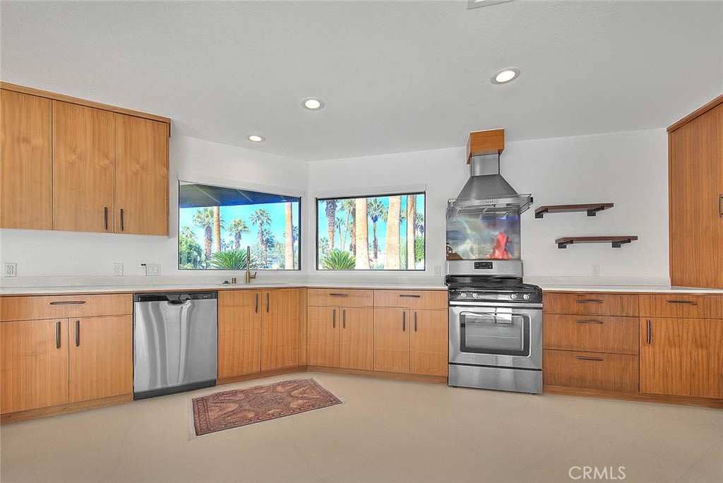 Movie Colony East (33248) - Residential