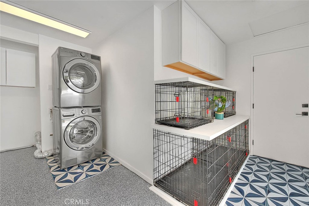Movie Colony East (33248) - Residential