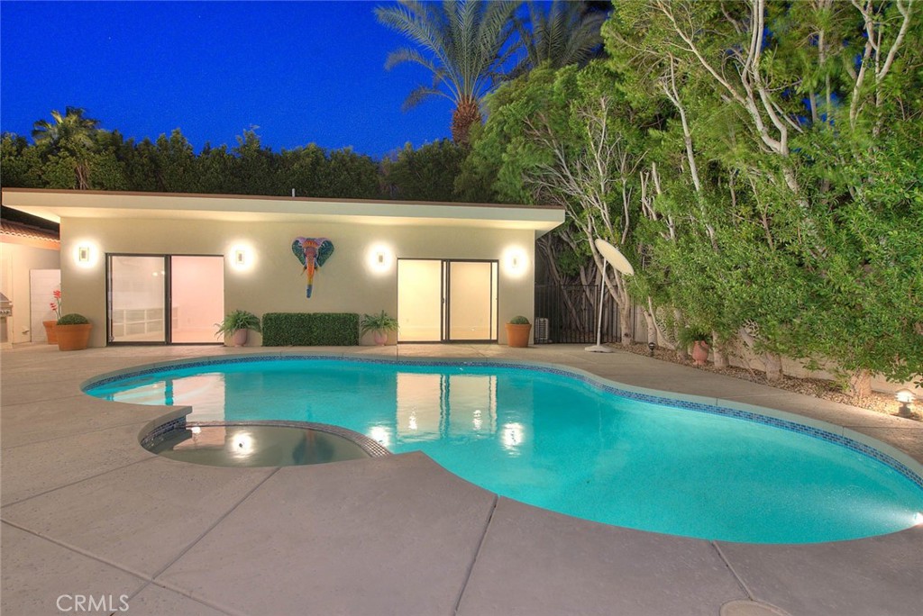 Movie Colony East (33248) - Residential