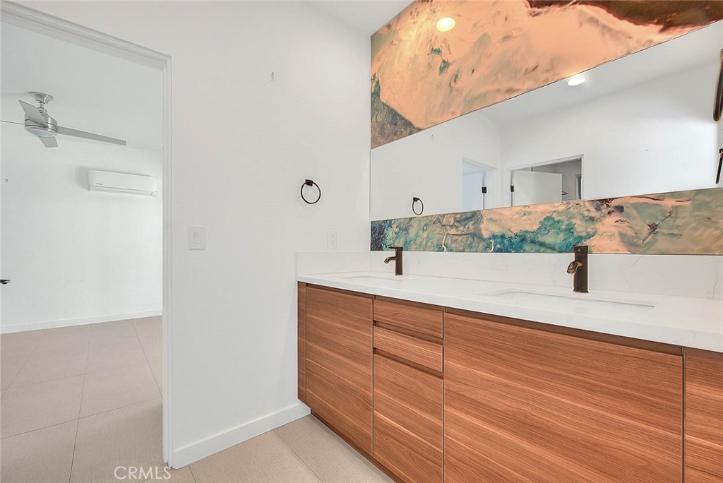 Movie Colony East (33248) - Residential