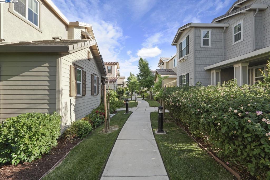 MOUNTAIN HOUSE - Residential