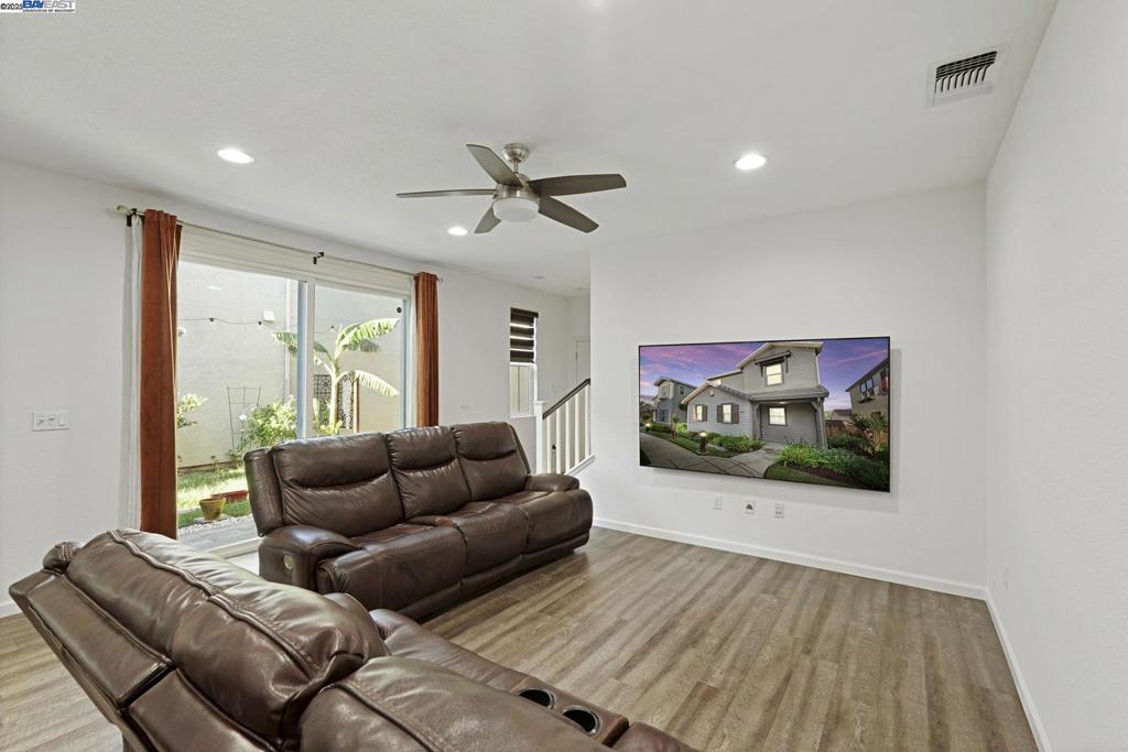 MOUNTAIN HOUSE - Residential