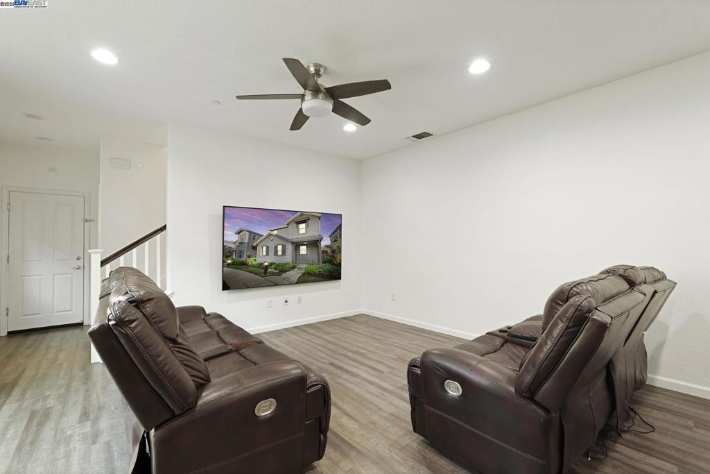 MOUNTAIN HOUSE - Residential