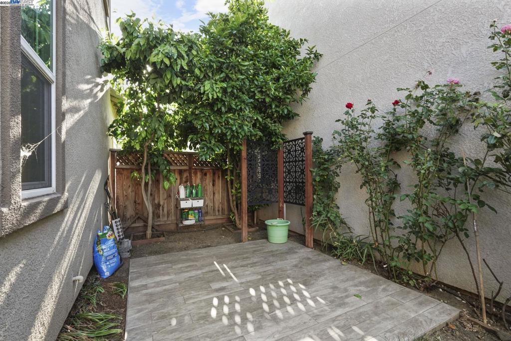 MOUNTAIN HOUSE - Residential