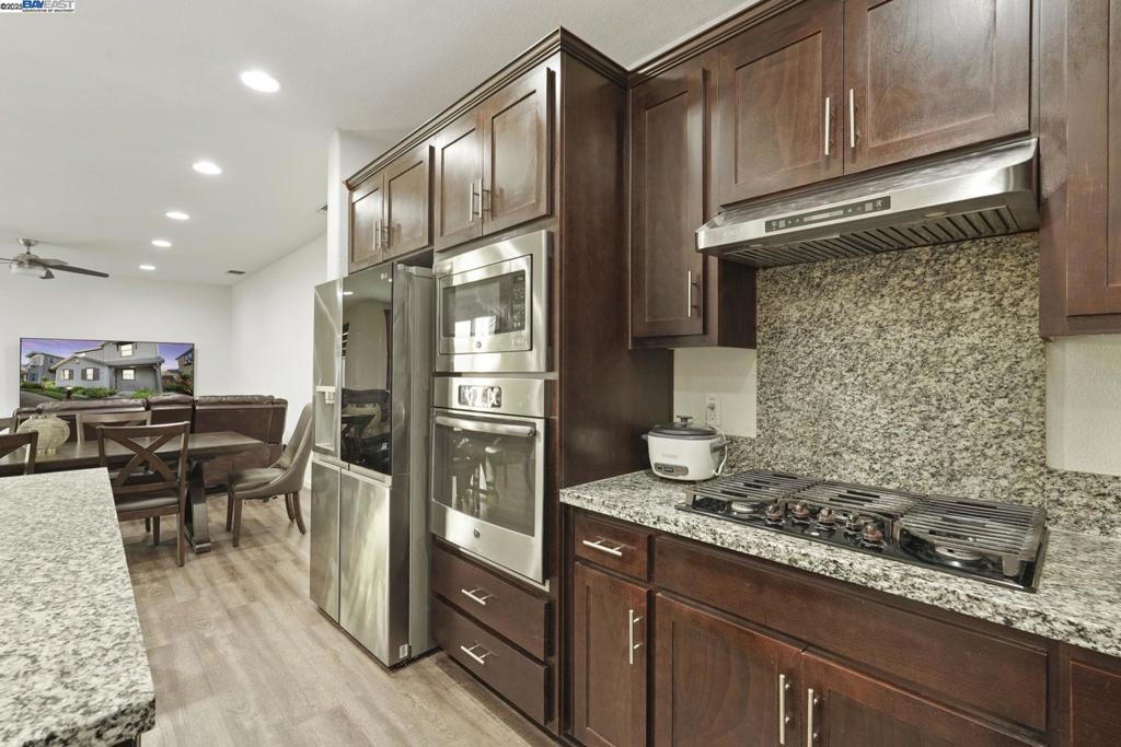 MOUNTAIN HOUSE - Residential