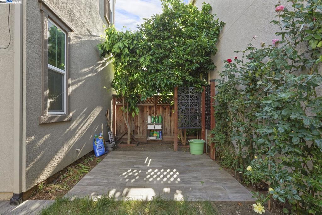 MOUNTAIN HOUSE - Residential