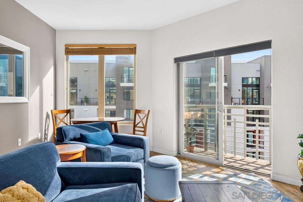 330 J St 605