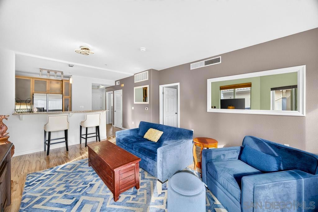 330 J St 605