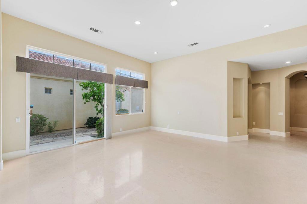 Mira Vista - Residential