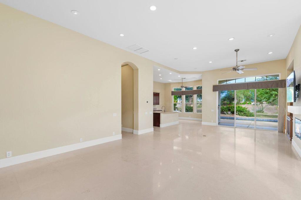 Mira Vista - Residential