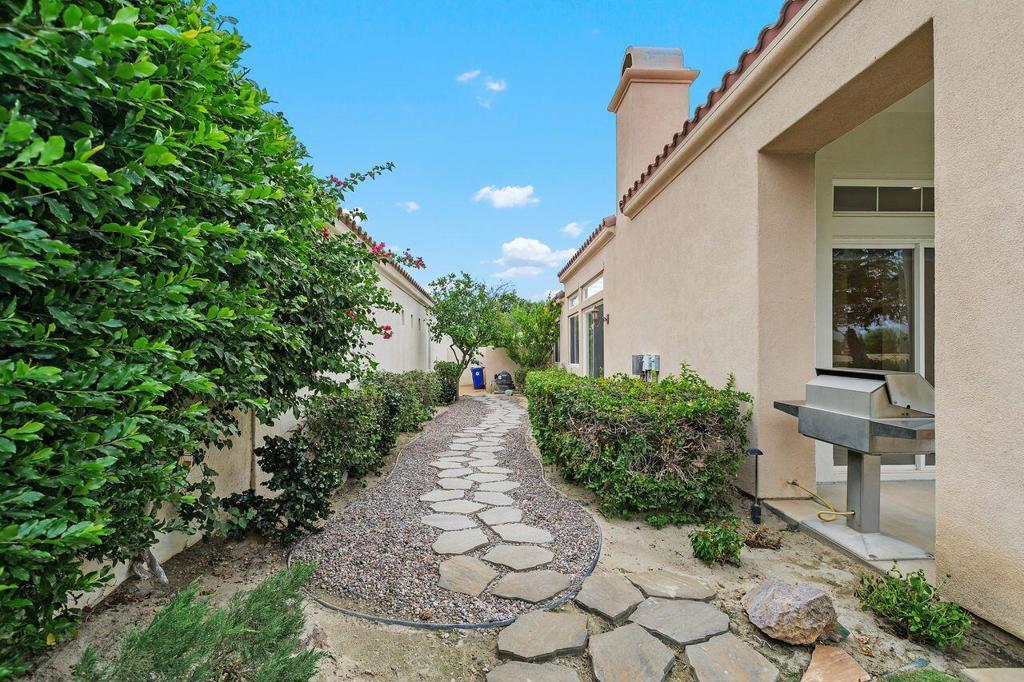 Mira Vista - Residential