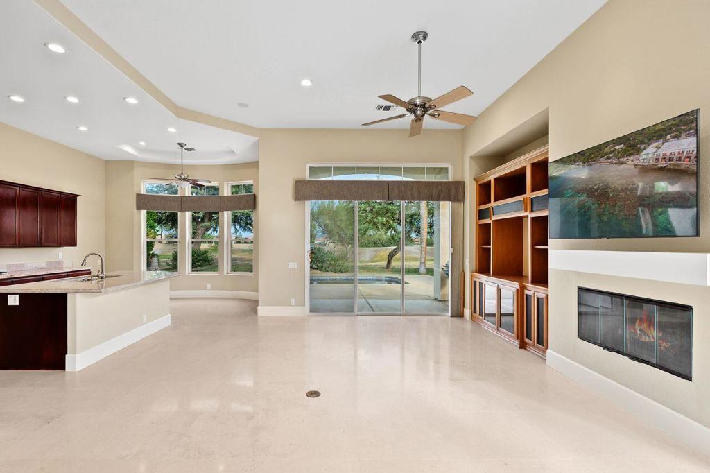 Mira Vista - Residential