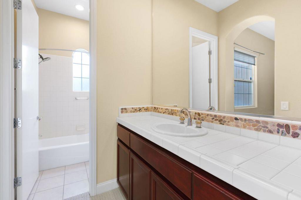 Mira Vista - Residential