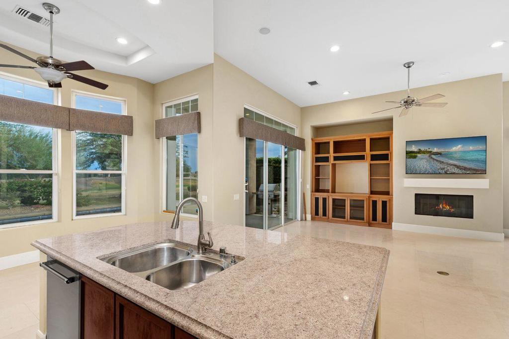 Mira Vista - Residential