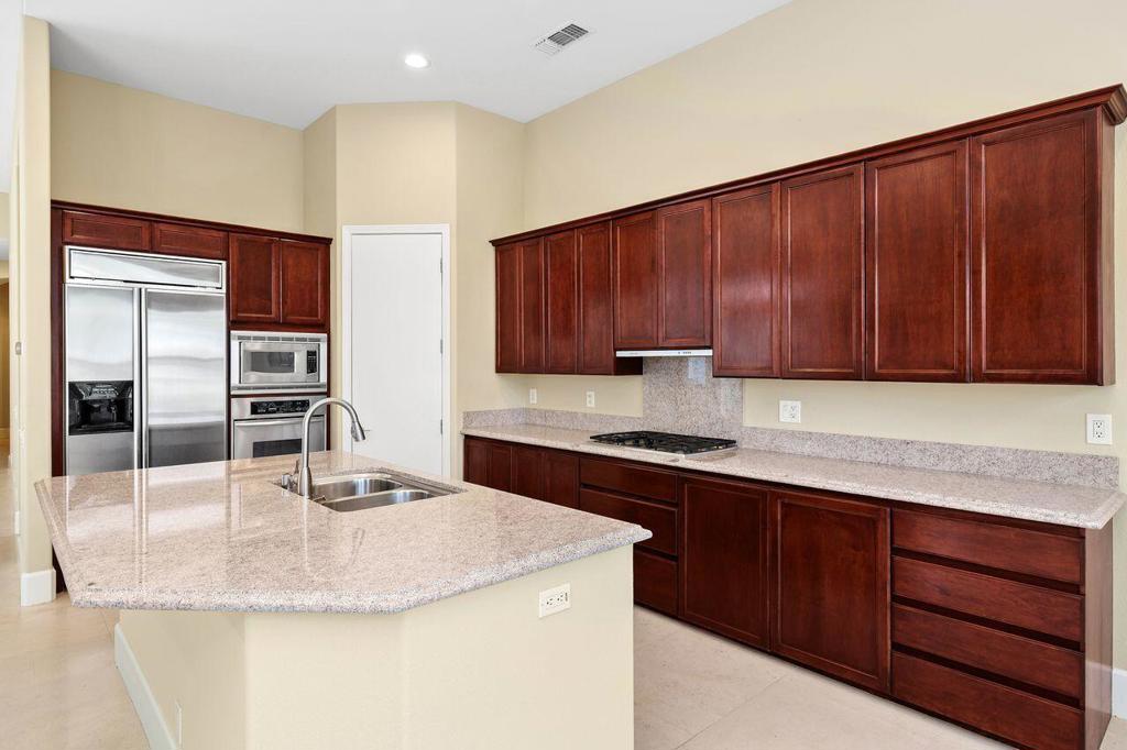 Mira Vista - Residential