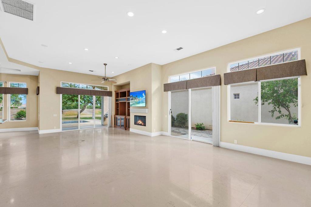 Mira Vista - Residential