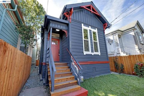 Photo of 1515 Center St St, Oakland, CA 94607 (MLS # 41131116)