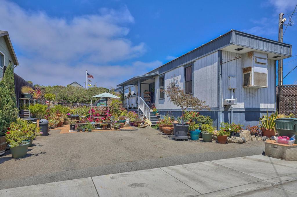 Redwood Avenue