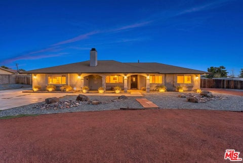 Photo of 15361 Mondamon Road, Apple Valley, CA 92307 (MLS # 26859463)