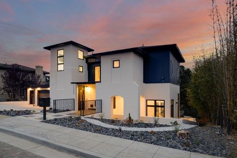 Photo of 13462 13462 Campus drive Dr, Oakland, CA 94619 (MLS # 41124193)