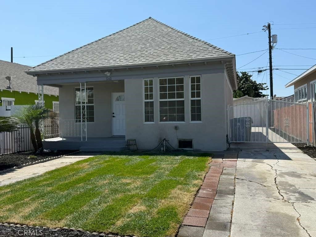 1546 W 70th Street