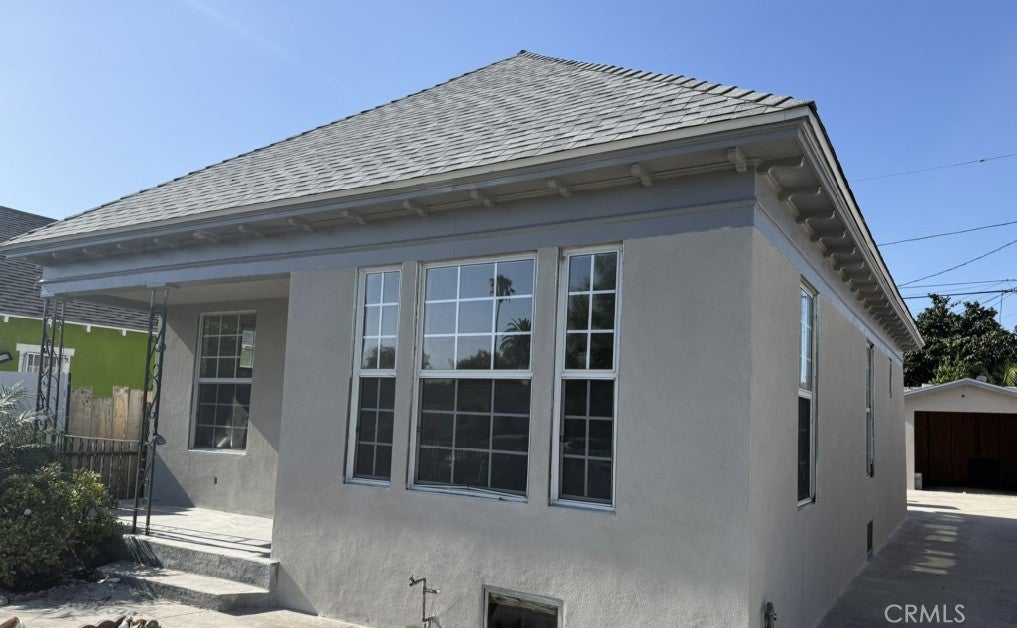 1546 W 70th Street