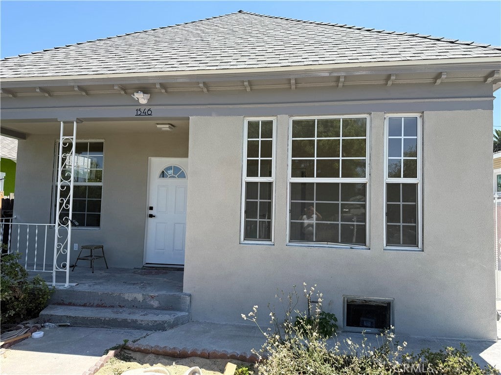 1546 W 70th Street