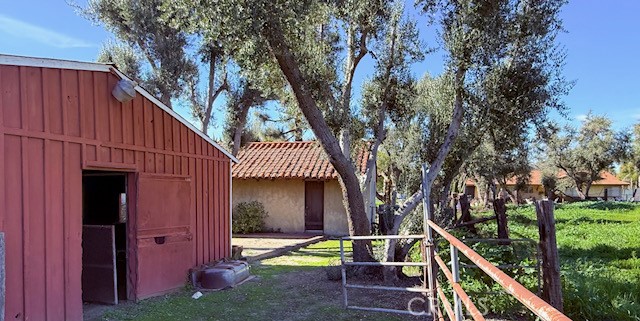 5644 W Phillips