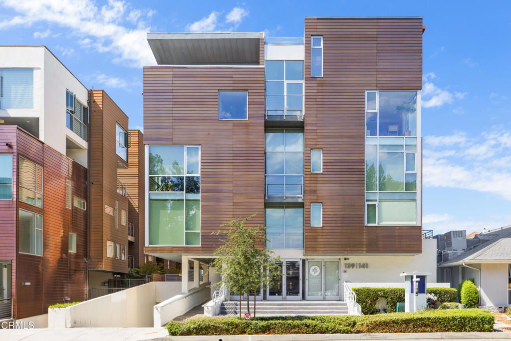 Properties 1 141 S Hudson Avenue 401