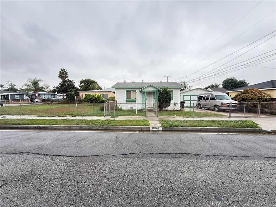 This is a RARE opportunity to purchase an Old Wood-Framed Craftsman's House on a large corner lot!  The property offers future potential for an ADU (Accessory Dwelling Unit).  The property is conveniently located near colleges, shopping centers, various schools, and has easy access to transportation.
Write your offer today!