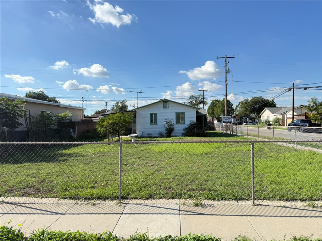 11842 Lindale Street