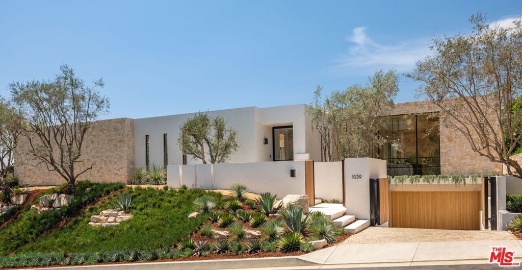 Photo of 1039 Wallace Rdg, Beverly Hills, CA 90210 (MLS # 25616527)