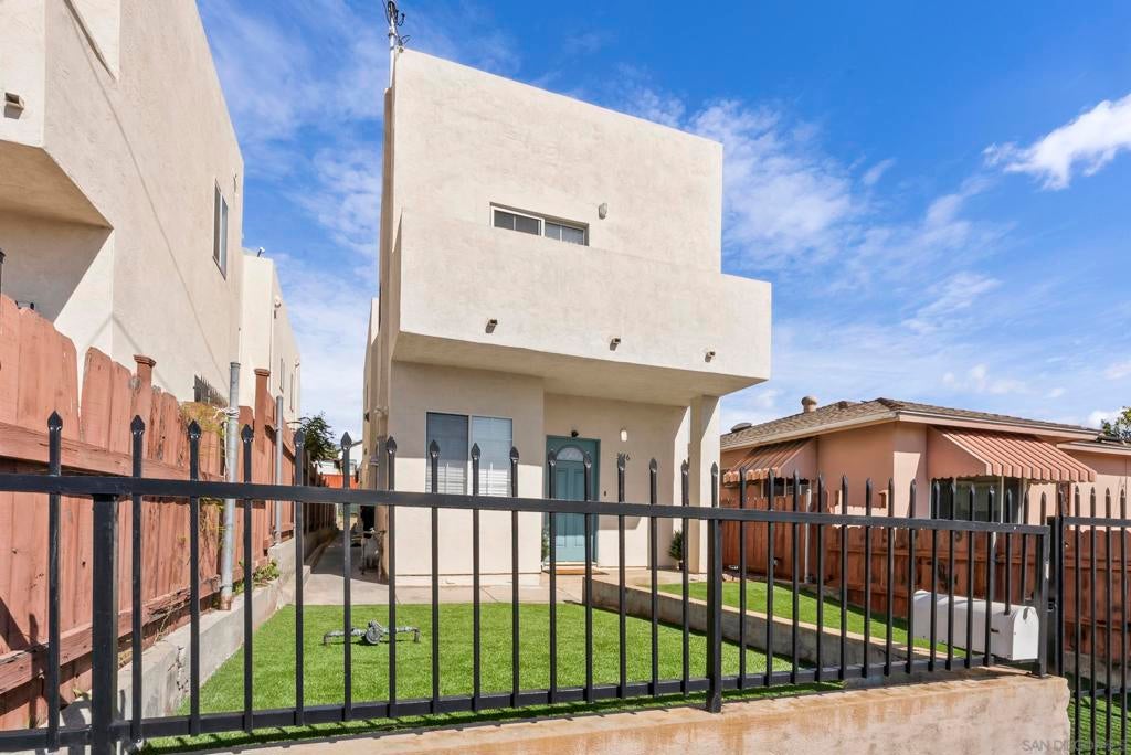 3746 Harding Ave Ave, San Diego CA 92113