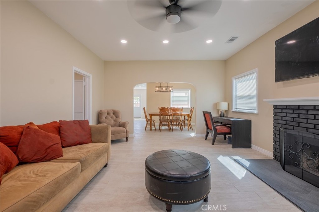 1409 4th Street