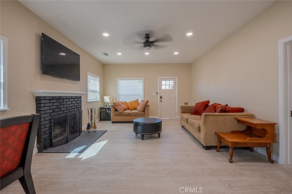 1409 4th Street