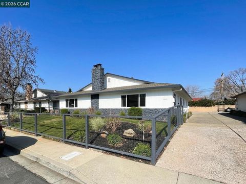 Photo of 4643 4643 Rishell Ct Ct, Concord, CA 94521 (MLS # 41123481)