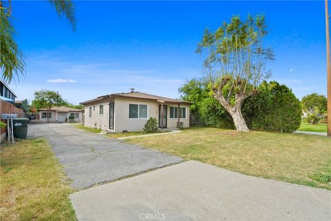 Photo of 902 W Olive Avenue, Monrovia, CA 91016 (MLS # WS26082496)