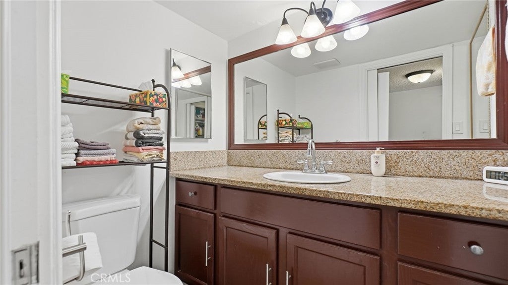 1239 W Rosecrans 4