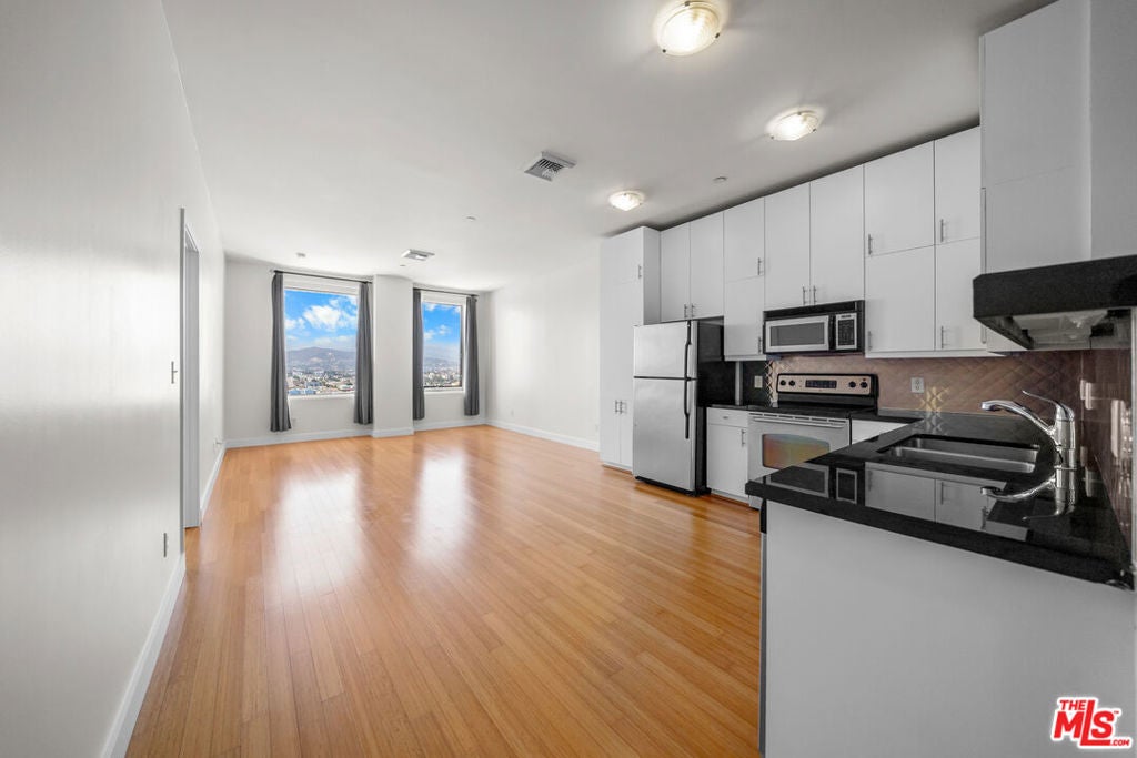 3810 Wilshire Boulevard 1801, Los Angeles CA 90010