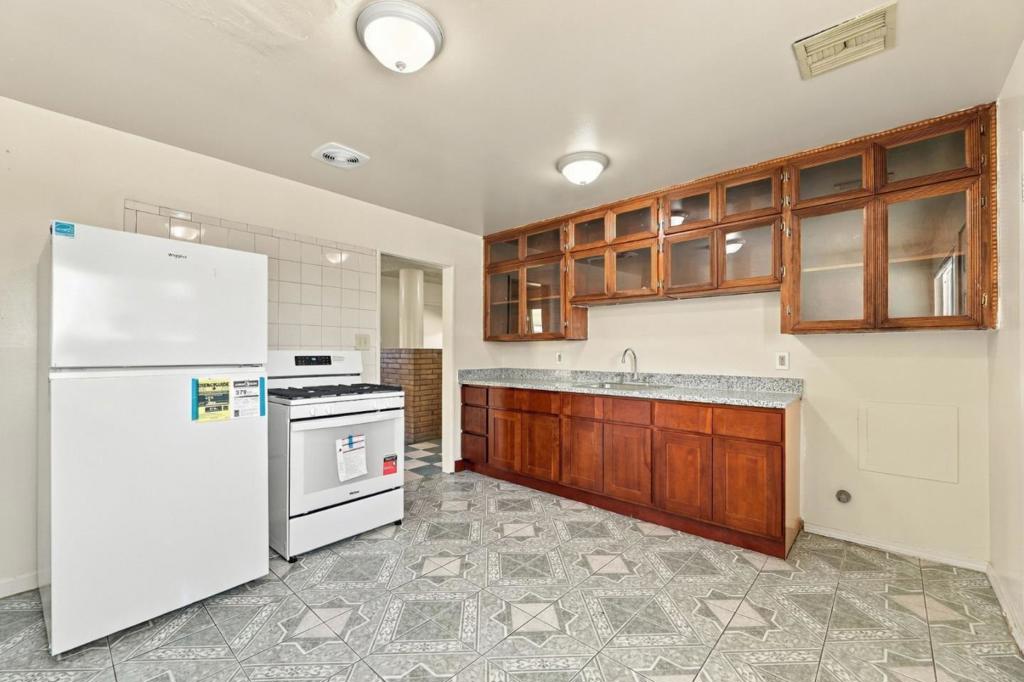 2747 Sussex Drive