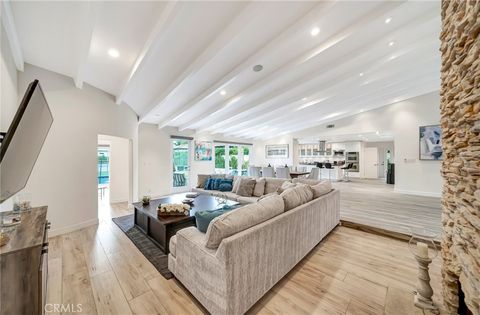 Photo of 22914 Calvert Street, Woodland Hills, CA 91367 (MLS # SR25250366) Photo of 22914 Calvert Street, Woodland Hills, CA 91367 (MLS # SR25250366)