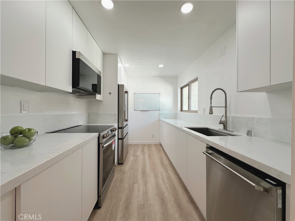 4648 Park Granada 171