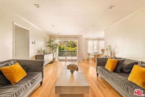 Photo of 321 N Palm Drive #3, Beverly Hills, CA 90210 (MLS # 26664577)