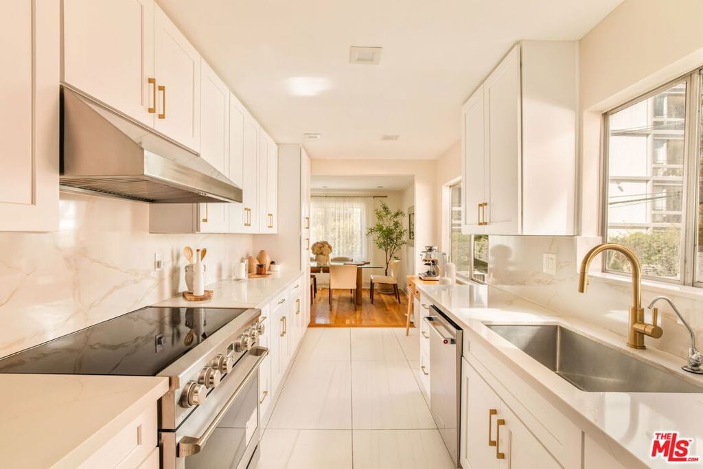 Photo of 321 N Palm Drive #3, Beverly Hills, CA 90210 (MLS # 26664577)