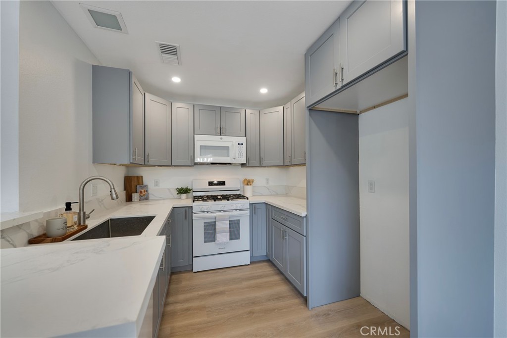 19114 Parkland Street