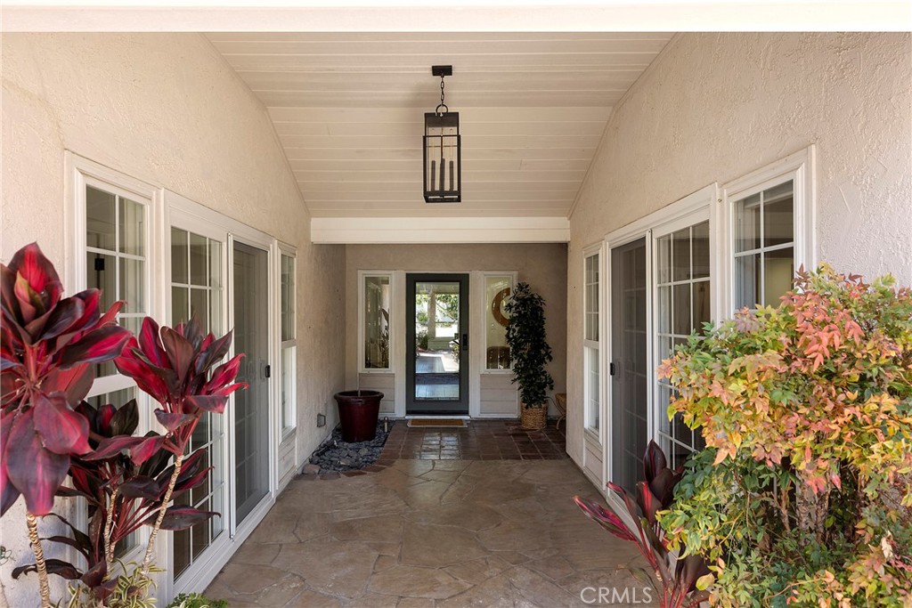 125 E Avenida Junipero