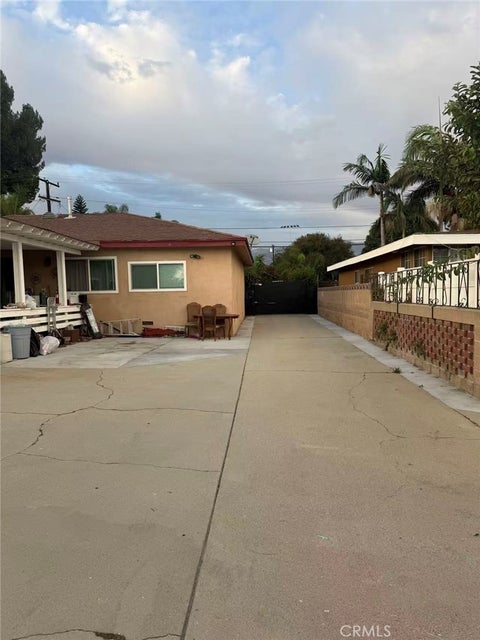 Photo of 219 W Elm Street, Ontario, CA 91762 (MLS # CV26225893)
